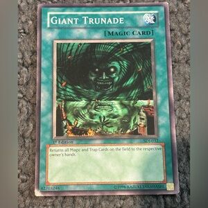 Yu-Gi-Oh Giant Trunade SDJ-032